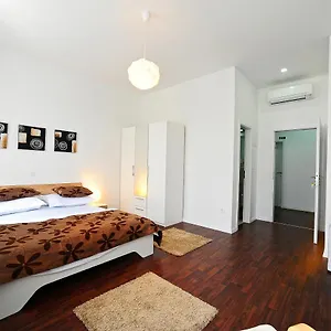 valenti-rooms.splithotels.org/
